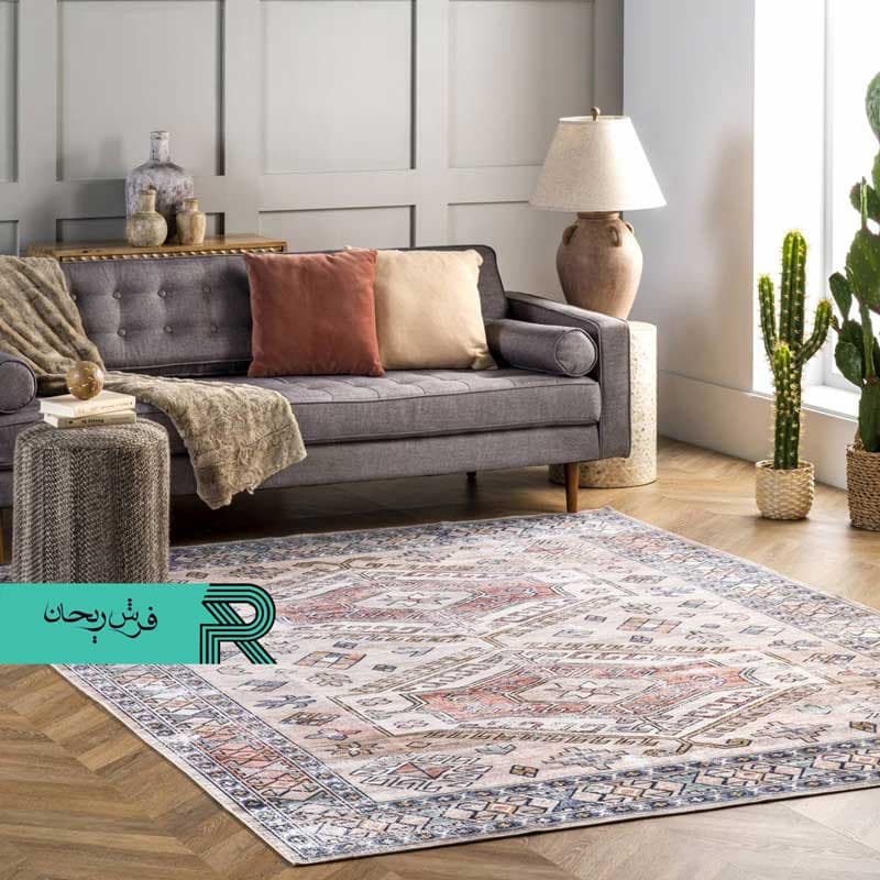فرشینه ماشینی کهنه نما طرح مادیان هزار رنگ
