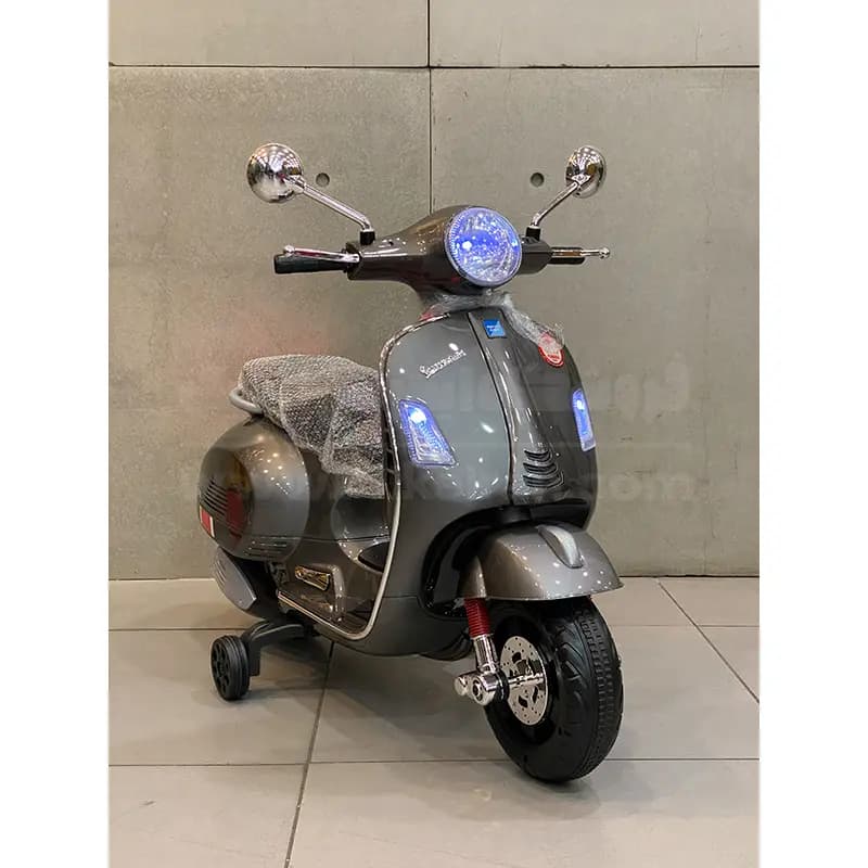 موتور شارژی وسپا مدل Q618 — تصویر ۴
