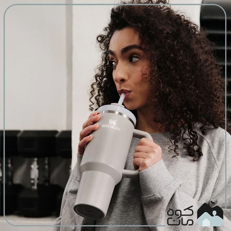 ماگ دسته دار استنلی مدل Quencher Tumbler H2.0 گنجایش 1.2 لیتر — تصویر ۶