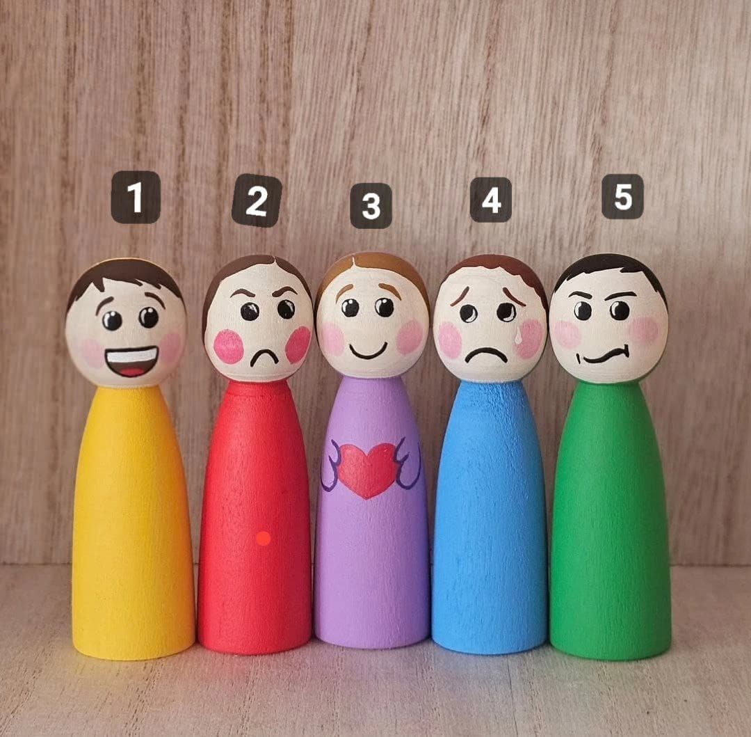 عروسک‌ احساسات چوبی