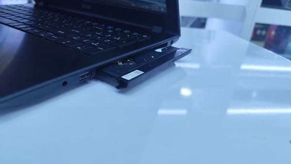 لپ تاپ 15.6 اینچی ایسر مدل Aspire E5-575 I3-7100 4GB 128SSD — تصویر ۵