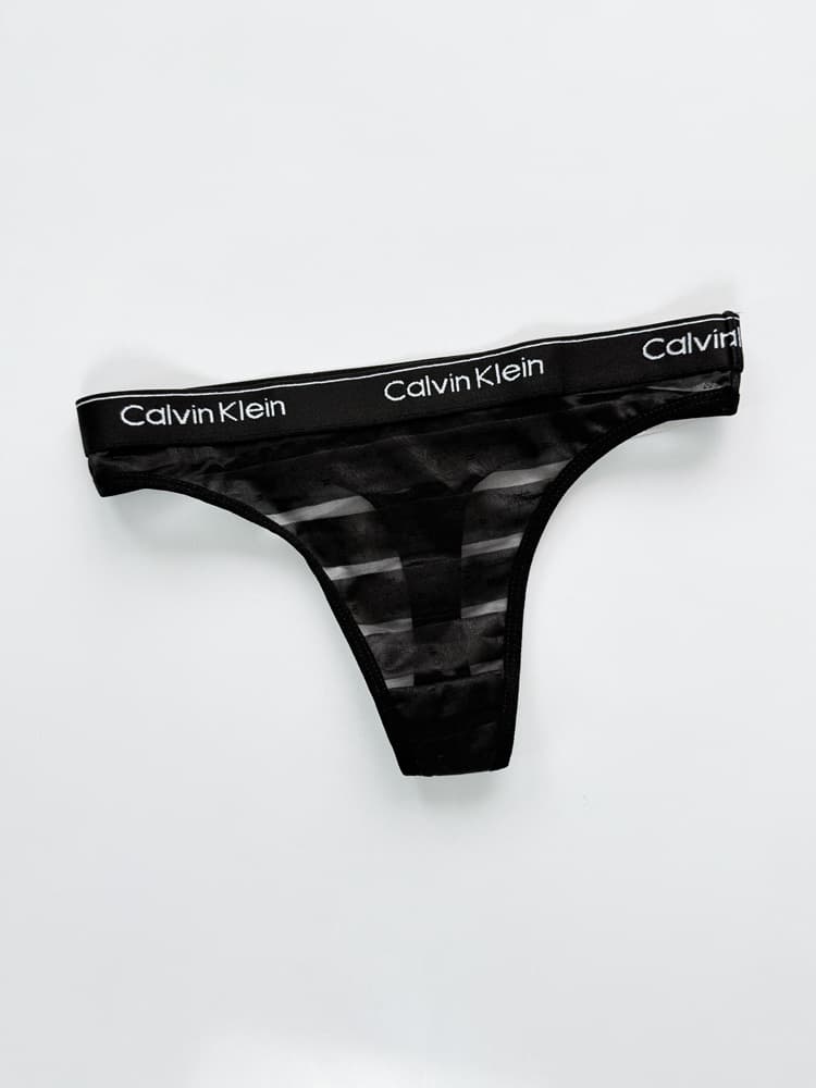 شورت بکلس زنانه گیپور طرح خط گلدار کمر نوشته Calvin klein