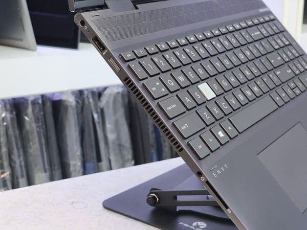 لپ تاپ 15.6 اینچی اچ پی مدل Envy 15m Ryzen 5-3500u 8GB 256SSD VGA Vega8 2GB — تصویر ۵