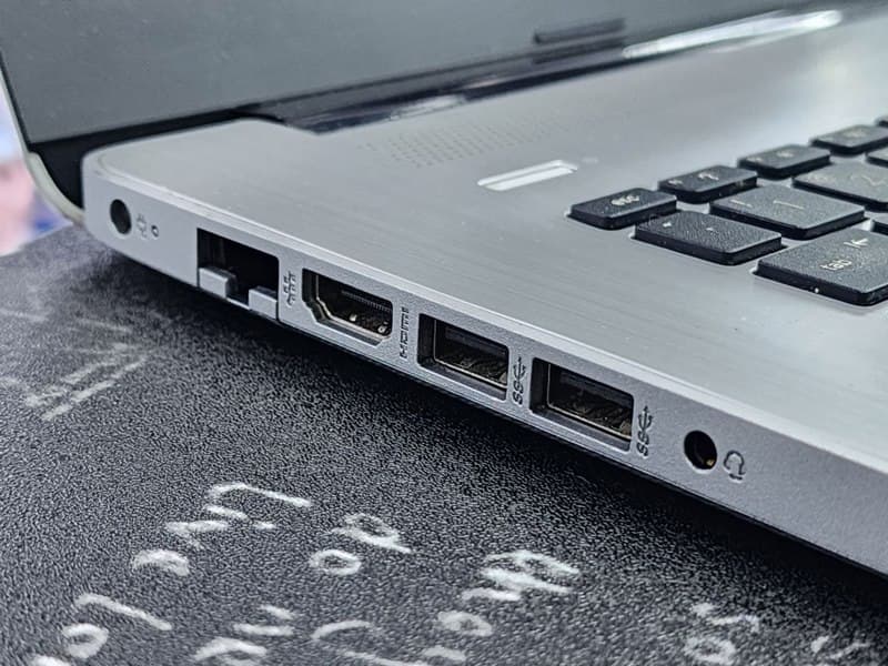 لپ تاپ 17 اینچی اچ پی مدل Hp Laptop 17-by0xxx I5-7200 8GB 256SSD — تصویر ۳