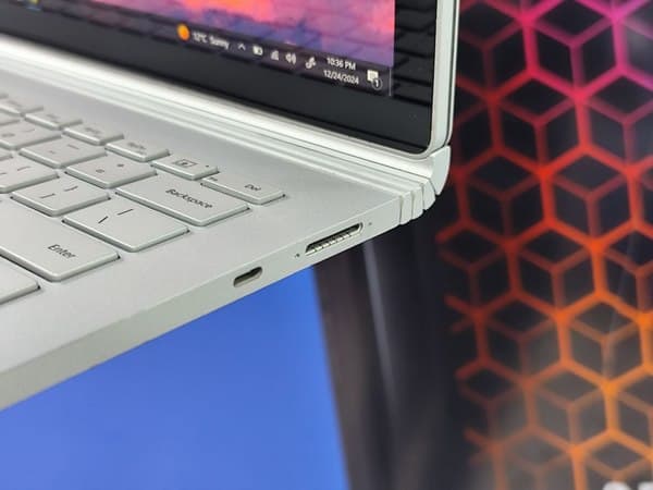 سرفیس بوک 13.3 اینچی مایکروسافت مدل Surface Book 2 I5-7300 8GB 256SSD — تصویر ۶