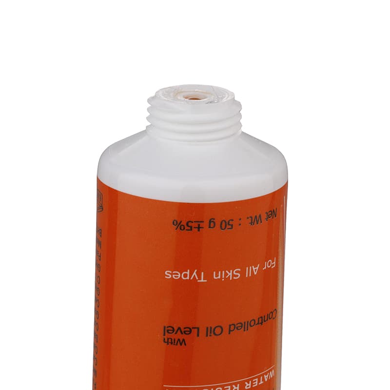 کرم ضد آفتاب رنگی + SPF63مدل Tinted دکتر ژیلا — تصویر ۴
