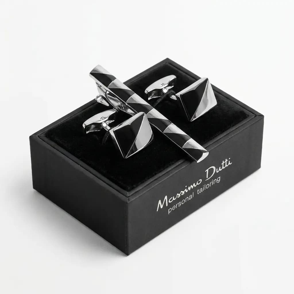 ست دکمه سردست و سنجاق کراوات طرح مثلثی برند Massimo Dutti
