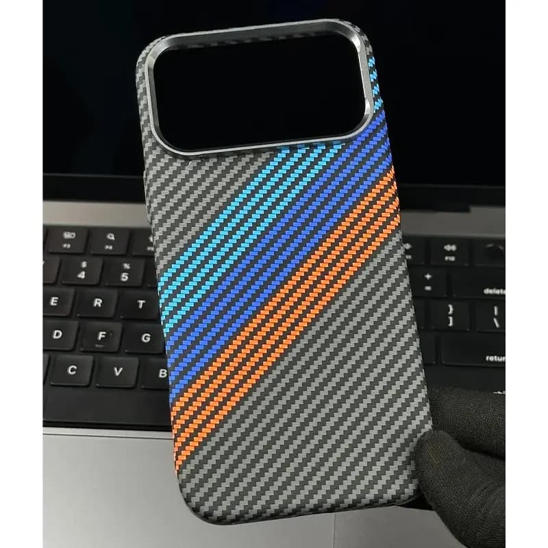 قاب کربن مگسیف BMW برای گوشی اپل IPHONE 17 PROMAX — تصویر ۲