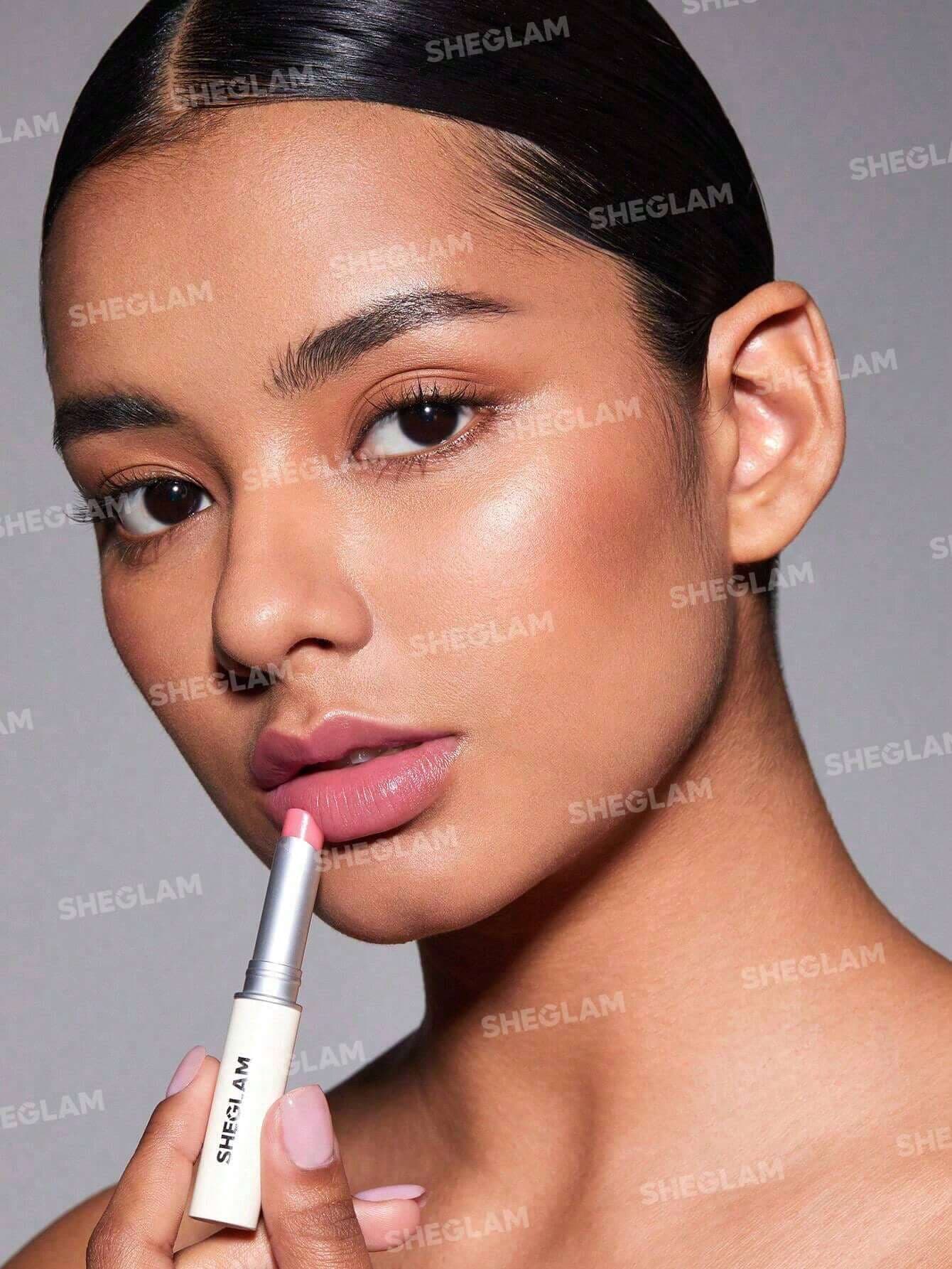 بالم لب شیگلم رنگ 02 Pink حجم 2 گرم — تصویر ۳