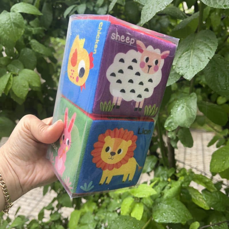 اسباب بازی مکعب ابری پارچه ای مناسب +۳ ماه — تصویر ۳
