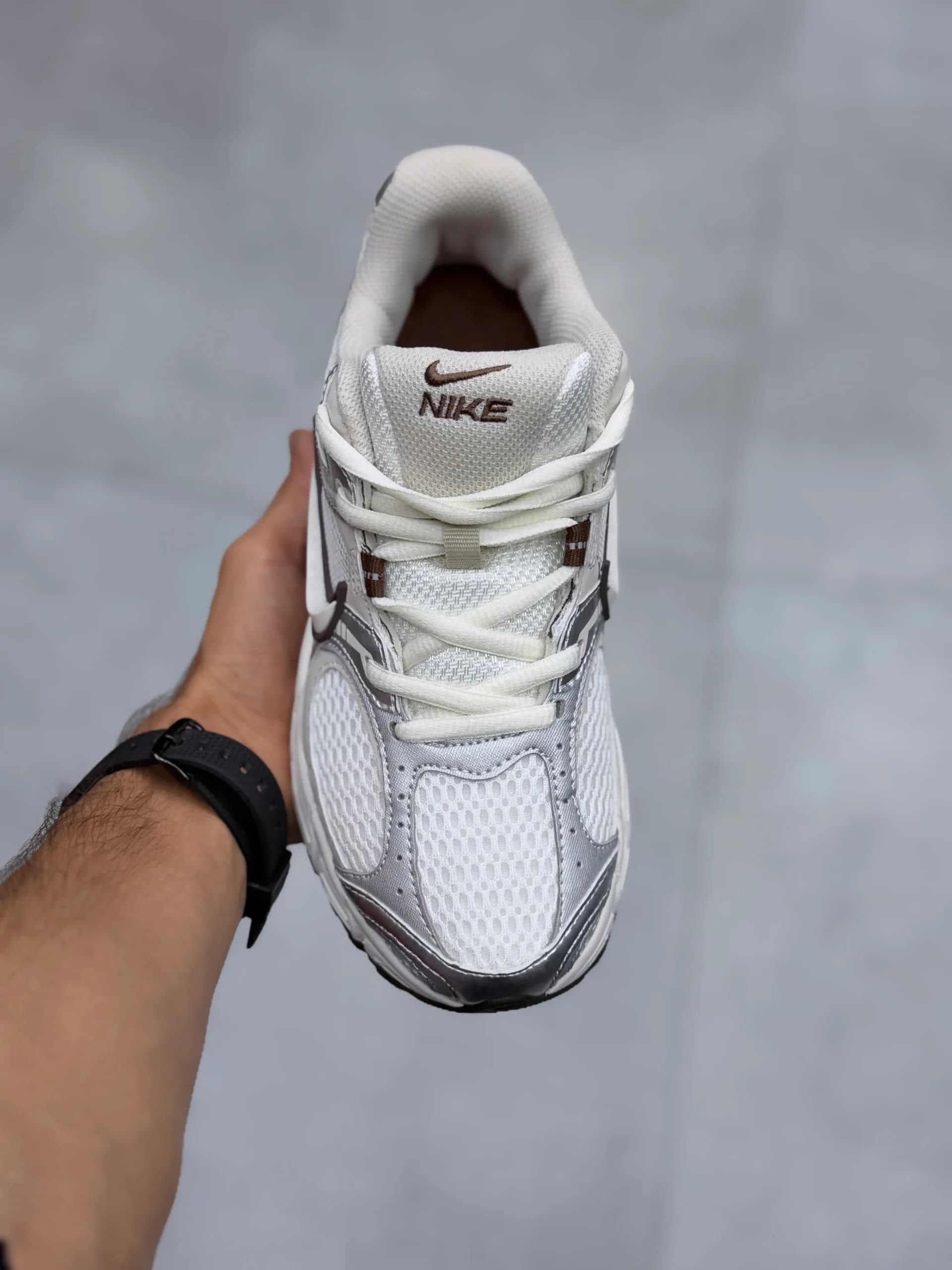 نایک وی فایو آر ان آر سفید سیلور قهوه ای Nike V5 RNR Sail Fauna Brown Phantom Light Orewood Brown — تصویر ۷