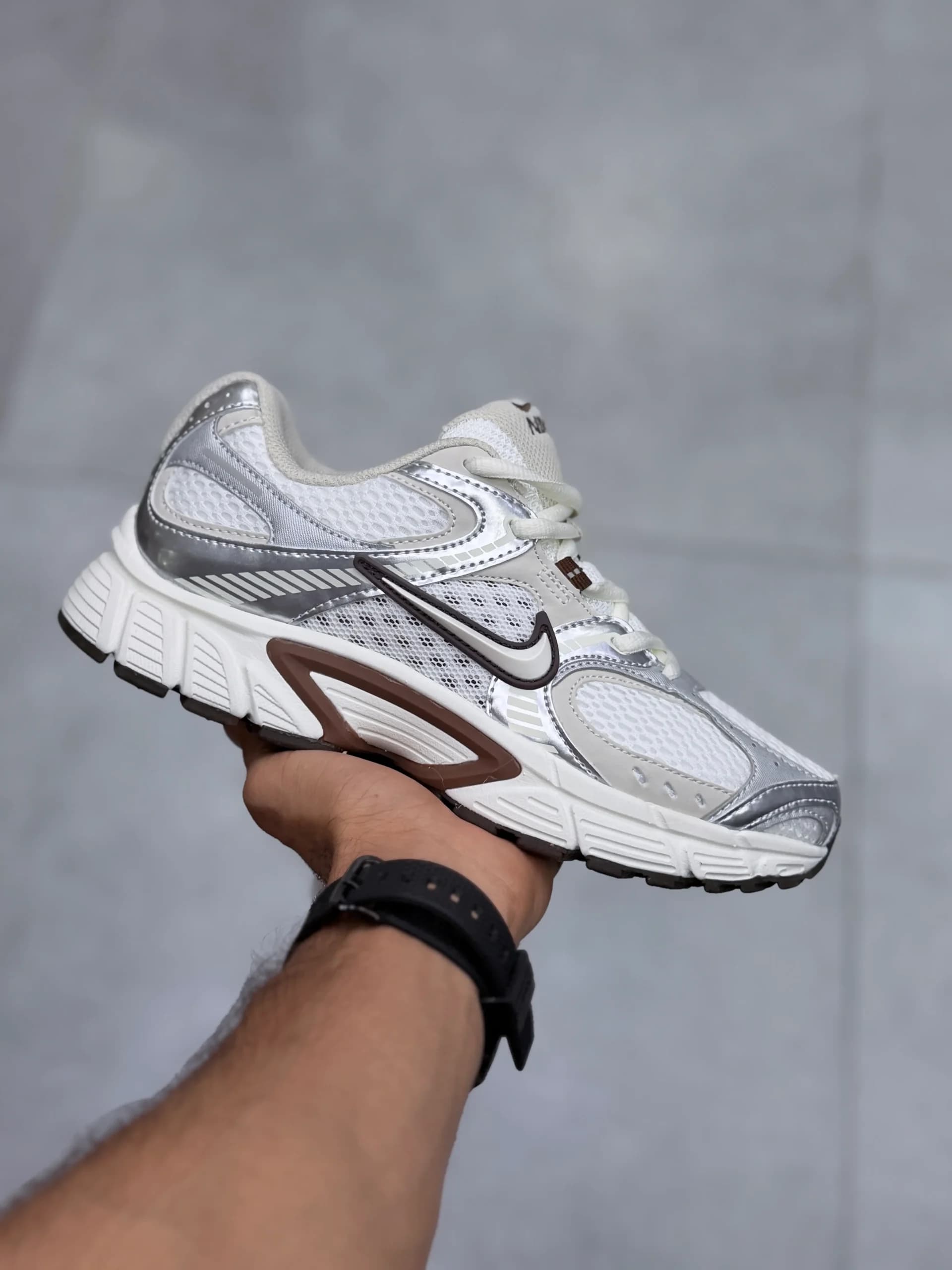 نایک وی فایو آر ان آر سفید سیلور قهوه ای Nike V5 RNR Sail Fauna Brown Phantom Light Orewood Brown — تصویر ۶