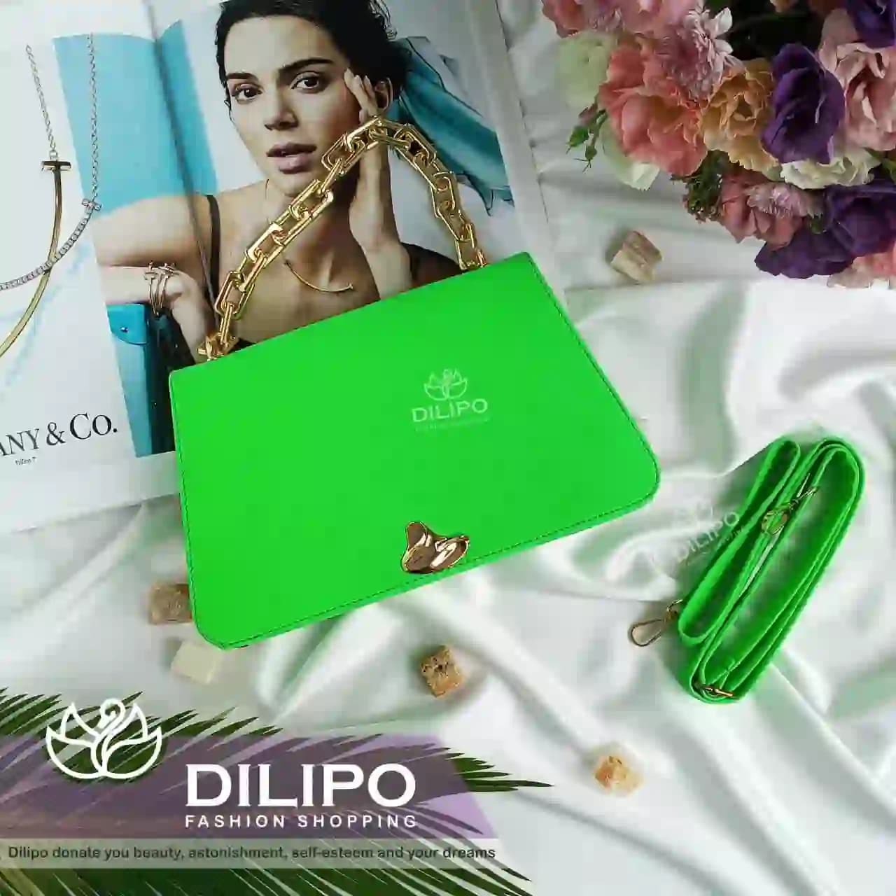 کیف دستی و دوشی زنانه شبرنگ ذوزنقه ای قفل قو