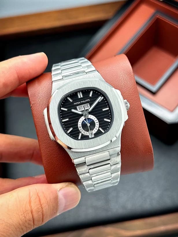 ساعت مچی پتک فیلیپ ناتیلوس | Patek Philippe Nautilus | نقره ای صفحه مشکی رپلیکا ایتالیا — تصویر ۳