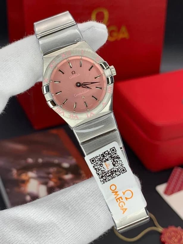 ساعت مچی امگا کانسلیشن | Omega Constellation | نقره ای صفحه صورتی های کپی