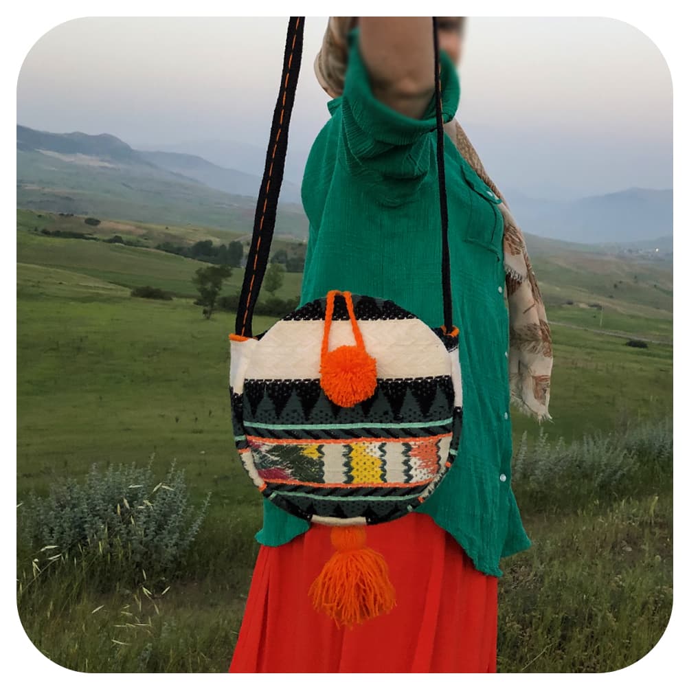 کیف دست دوز مدل یایلیق (سبز نارنجی) — تصویر ۳