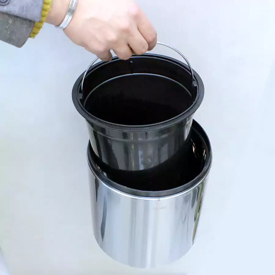 سطل دیوار 5 لیتری برند اسمارت درب بادبزنی — تصویر ۵