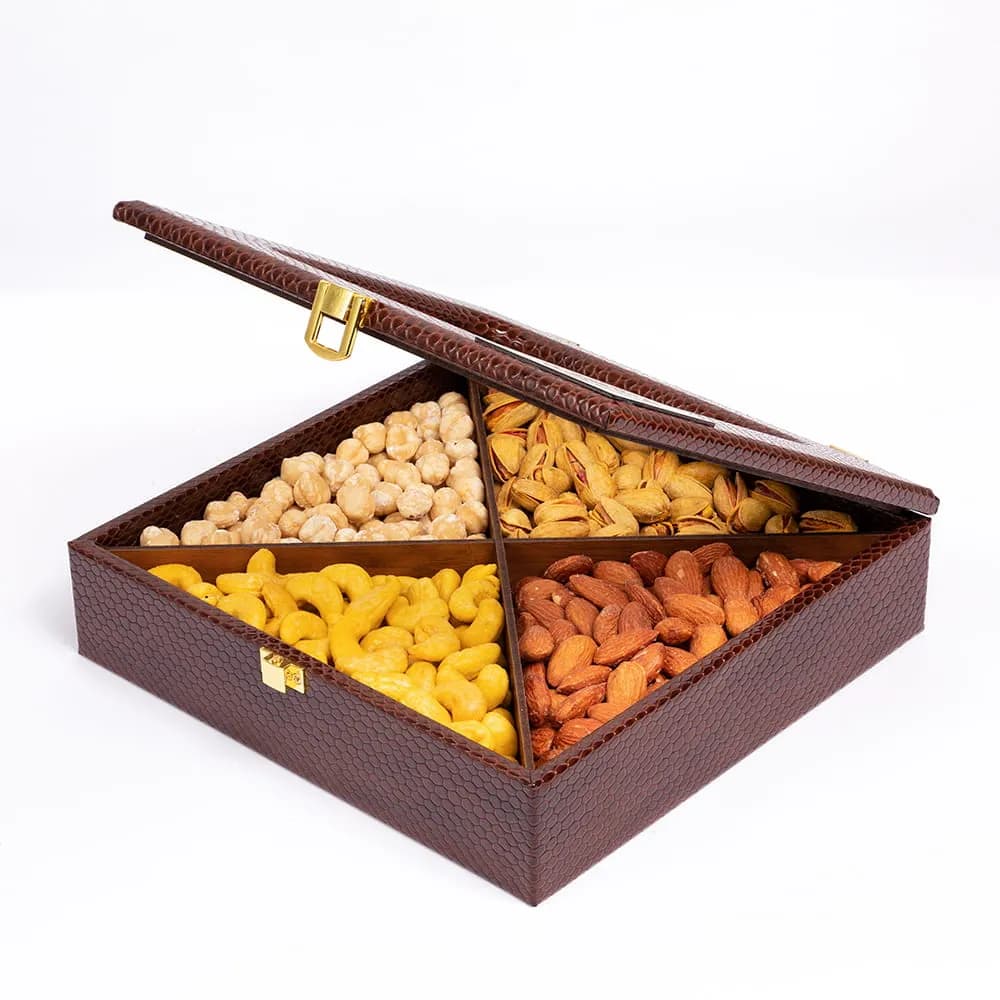 باکس هدیه آجیلی تحفه (چوبی با روکش چرمی)