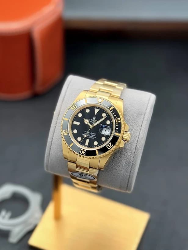 ساعت مچی رولکس ساب‌مارینر | Rolex Submariner | طلایی صفحه مشکی رپلیکا ایتالیا
