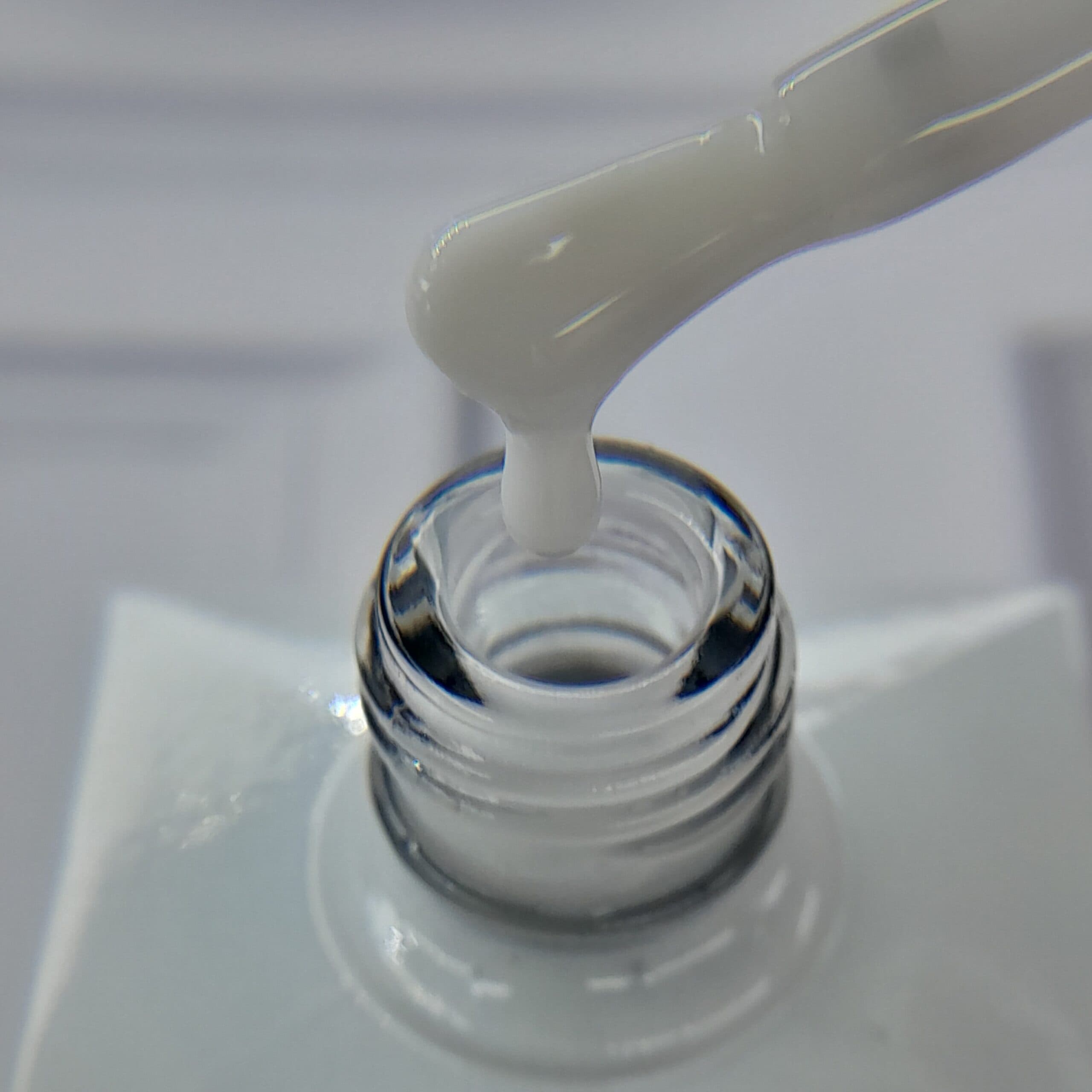 بیلدر لاکی B72 آنالیز ANALESE 20ML ناخن — تصویر ۲