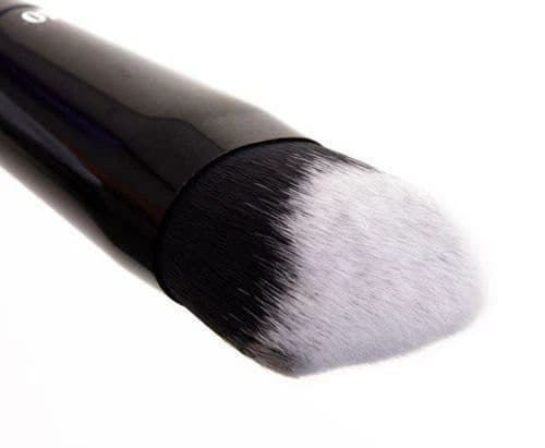 براش کانسیلر کت ون دی شماره 40 | KVD Lock It Edge Cobcealer Brush – 40 — تصویر ۵