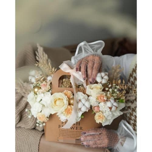 دسته گل مناسب بهترین هدیه تولد برای دختر 25 ساله 10432
