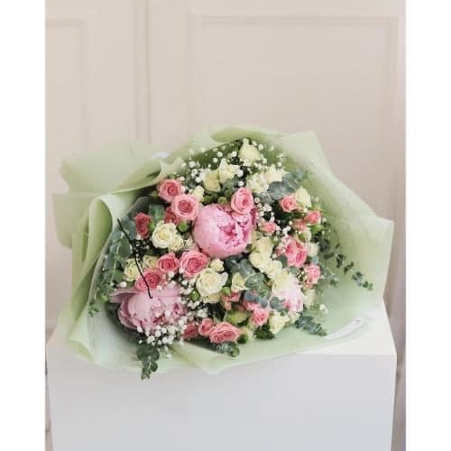 دسته گل مناسب زن متولد ماه مهر 10346