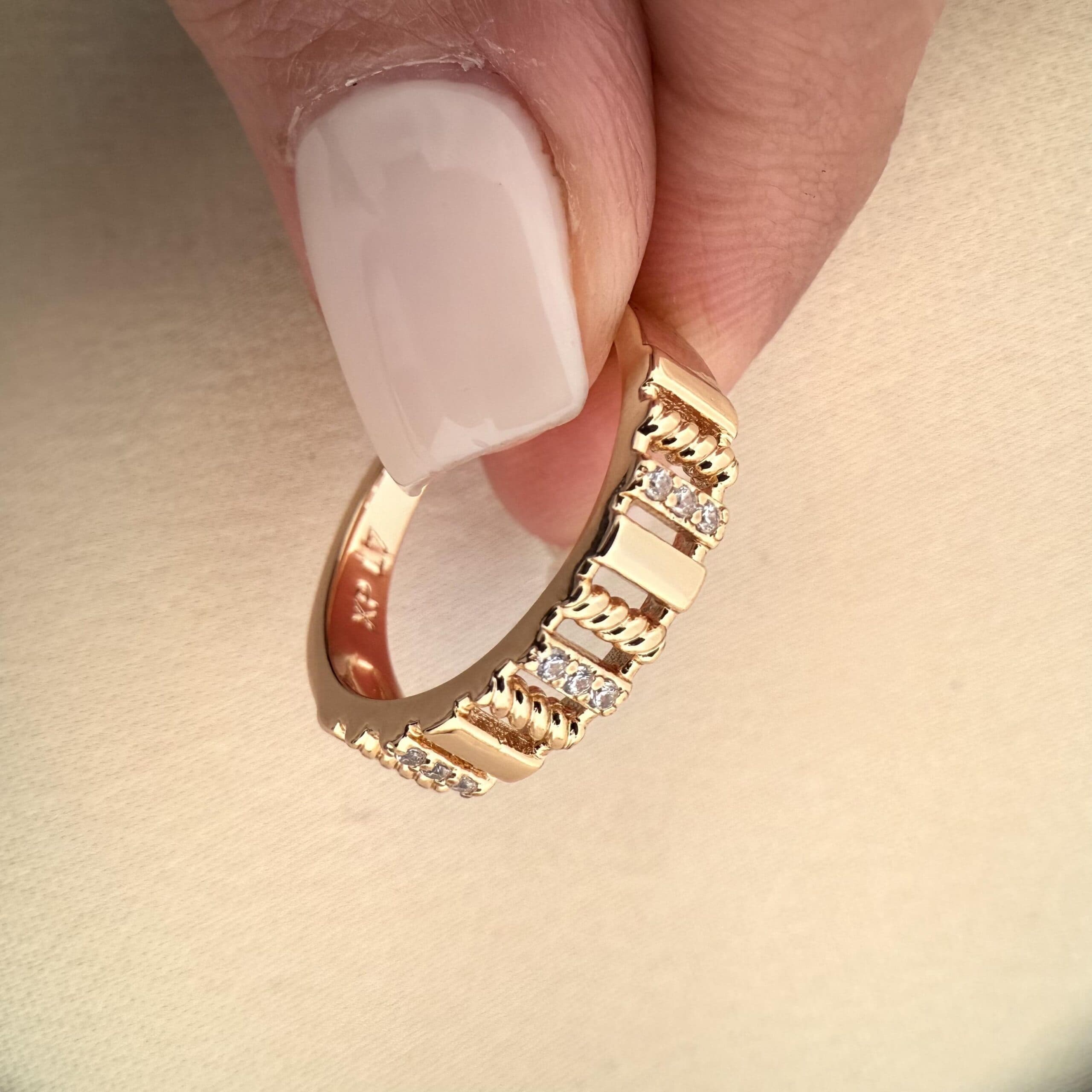 انگشتر زنانه ژوپینگ مدل R0011 — تصویر ۲
