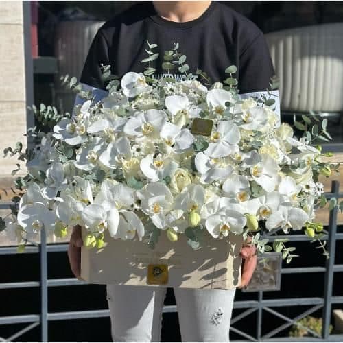 گل فروشی اطراف آرایشگاه زنانه محله آبشار تهران t7014