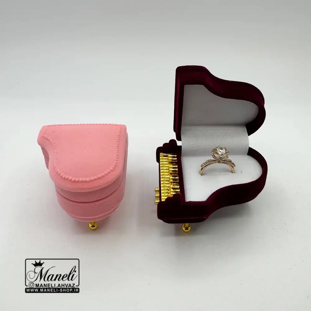 جعبه جواهراتی انگشتری طرح پیانو با جنس مخملی — تصویر ۵
