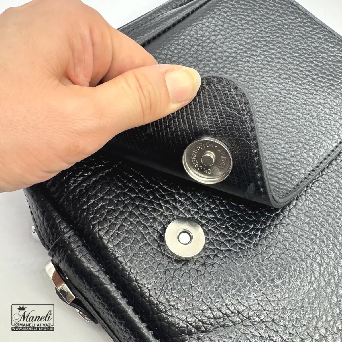 کیف رودوشی چرم طبیعی مشکی کروکدیلی — تصویر ۶