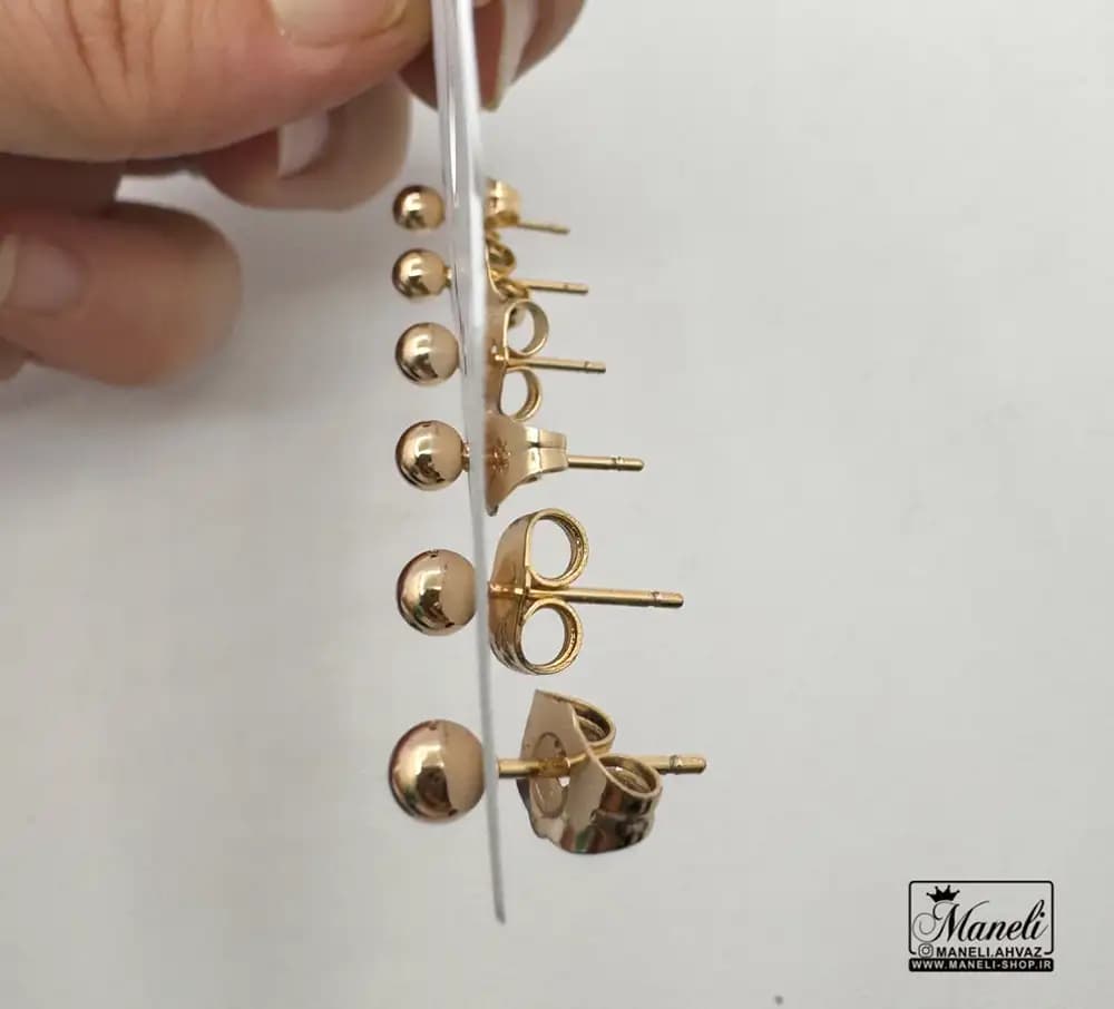 گوشواره ژوپینگ توپی میخی طلایی — تصویر ۳