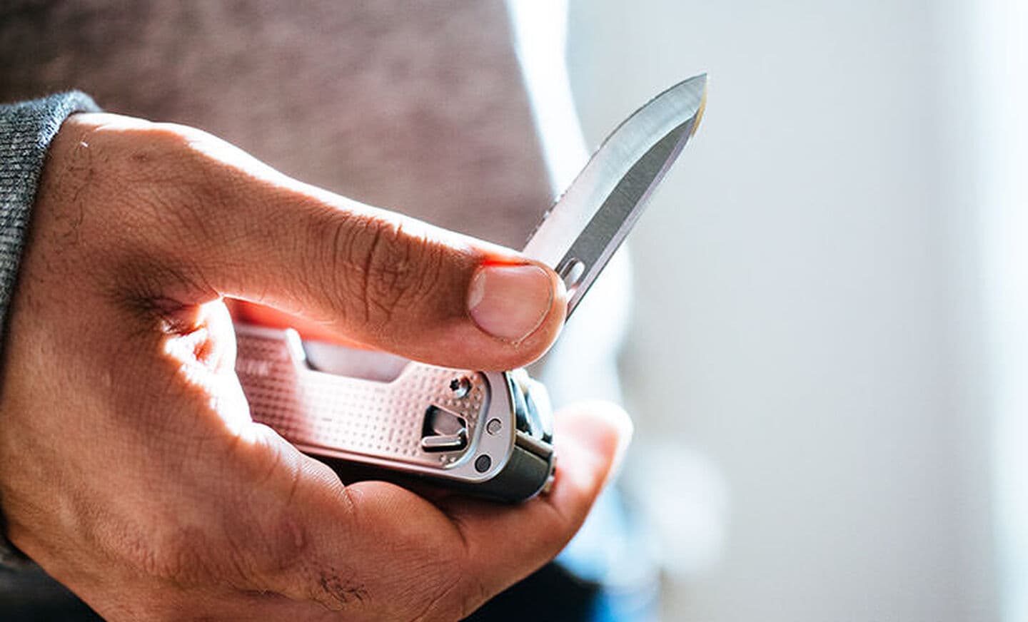 لدرمن فری تی 4 – ابزار چند کاره جیبی Leatherman FREE T4 – Artic — تصویر ۵