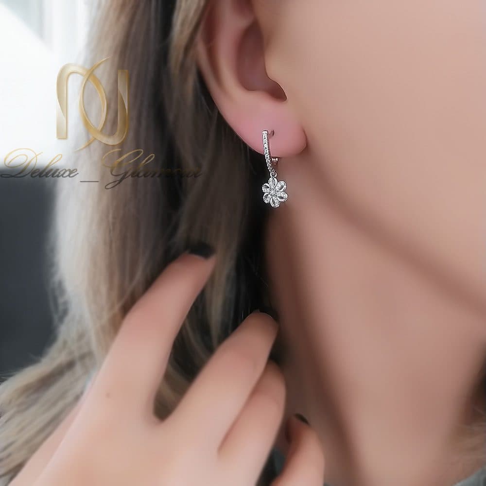 گوشواره نقره زنانه طرح گل — تصویر ۲