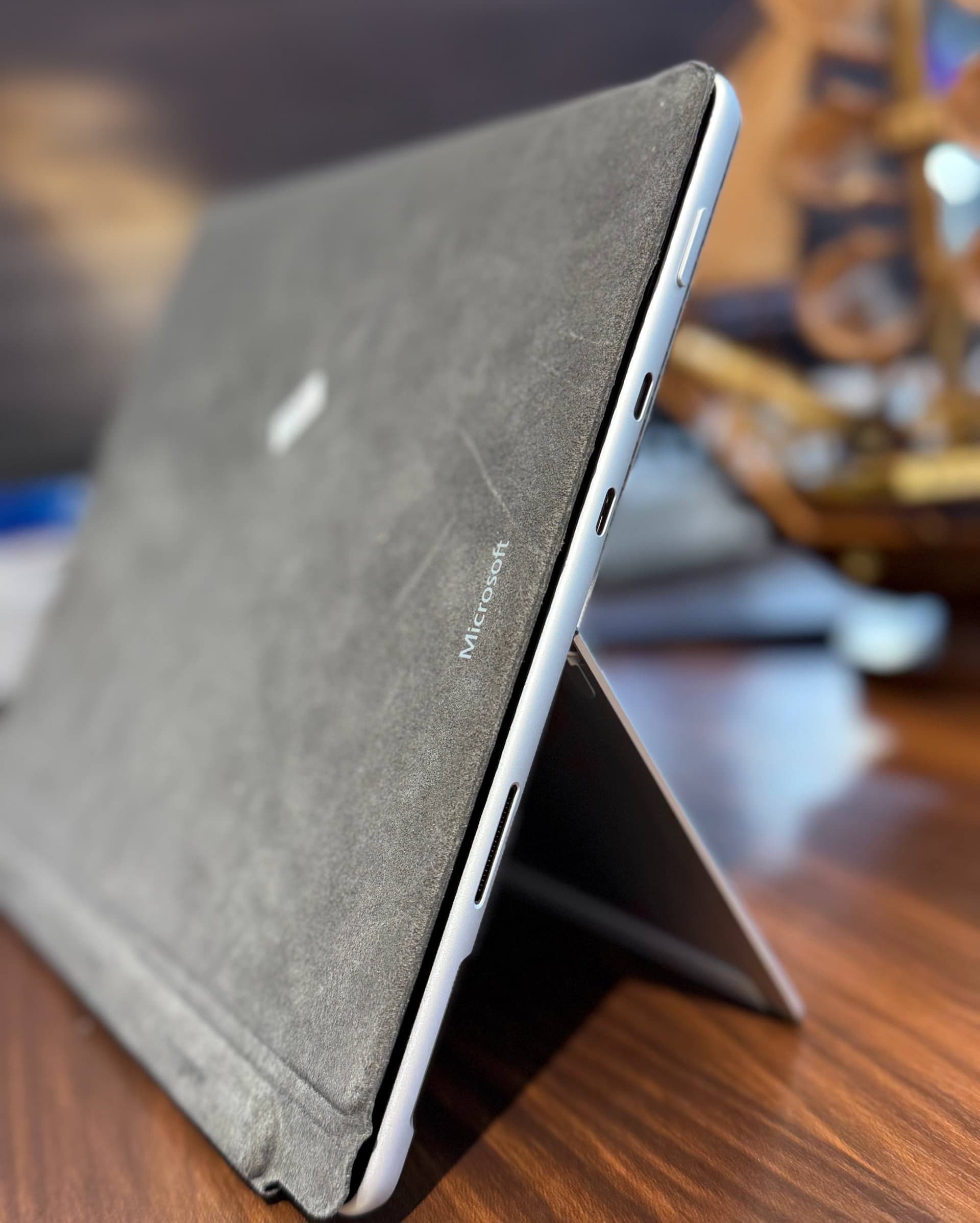 لپ تاپ تبلتی Microsoft Surface Pro 8 | Core i5-1145G7 | رم 8GB | SSD 256GB | صفحه نمایش لمسی 13 اینچ 2K — تصویر ۴