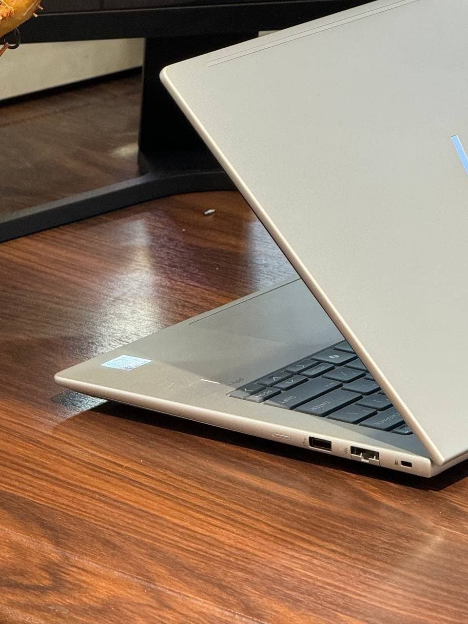 لپ تاپ استوک HP EliteBook 640 G11 | Ultra 5 125H | رم 16GB DDR5 | SSD 512GB | نسل 14 | گرید اپن باکس — تصویر ۲