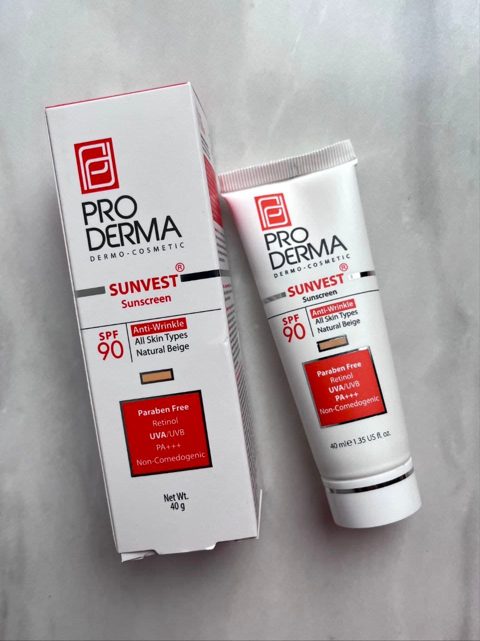 کرم ضدآفتاب رنگی و ضد چروک پرودرما Proderma با SPF90 مناسب انواع پوست با اثر پوشانندگی با رنگ بژ طبیعی