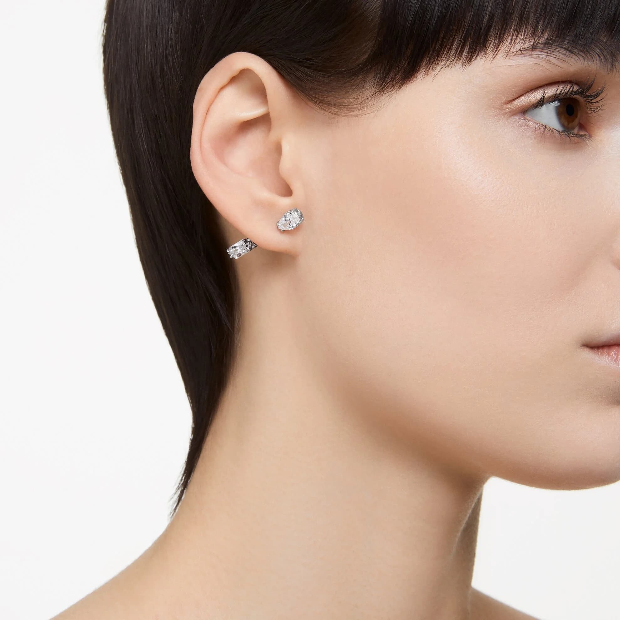 گوشواره سفید سواروسکی اورجینال Swarovski Mesmera Çubuk küpeler 5661682 — تصویر ۲