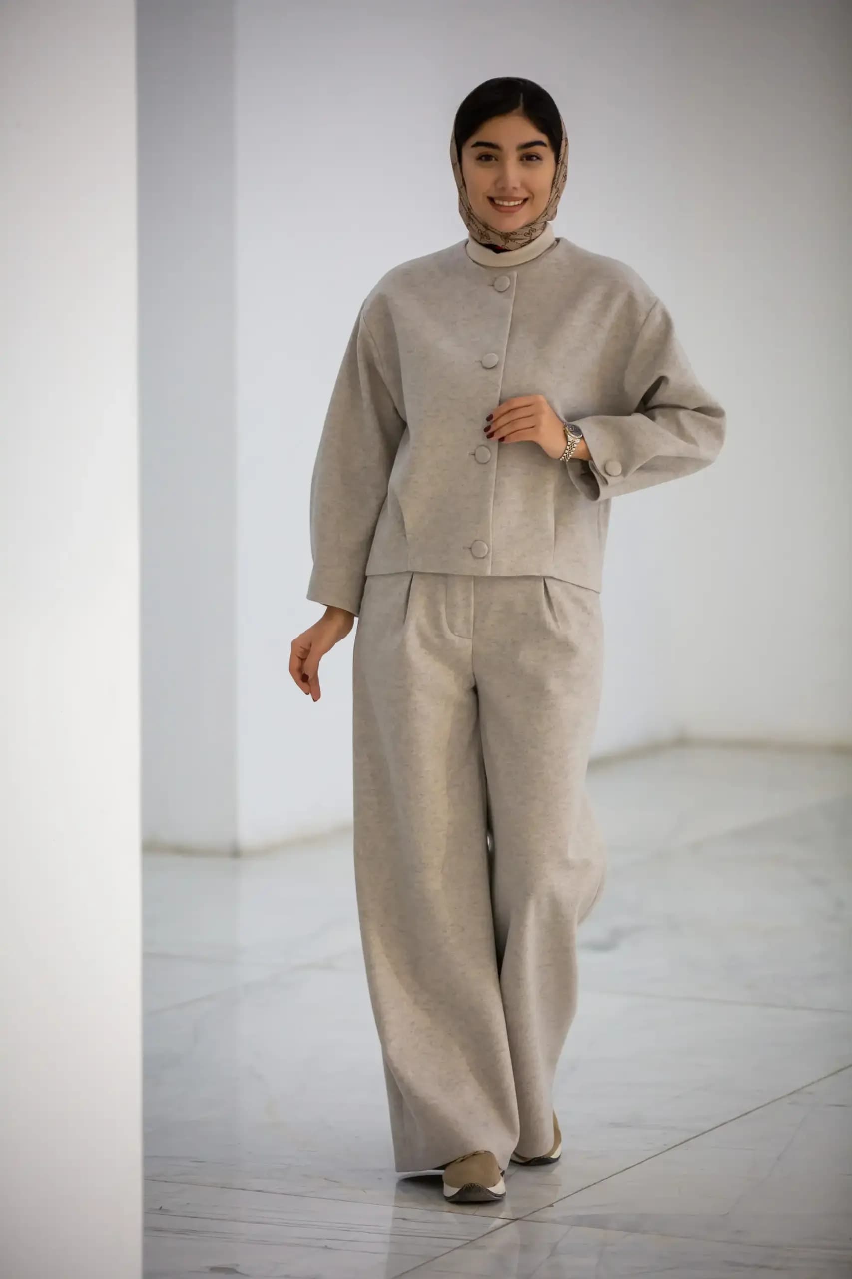 کت کراپ دخترانه مچ دکمه دار — تصویر ۸