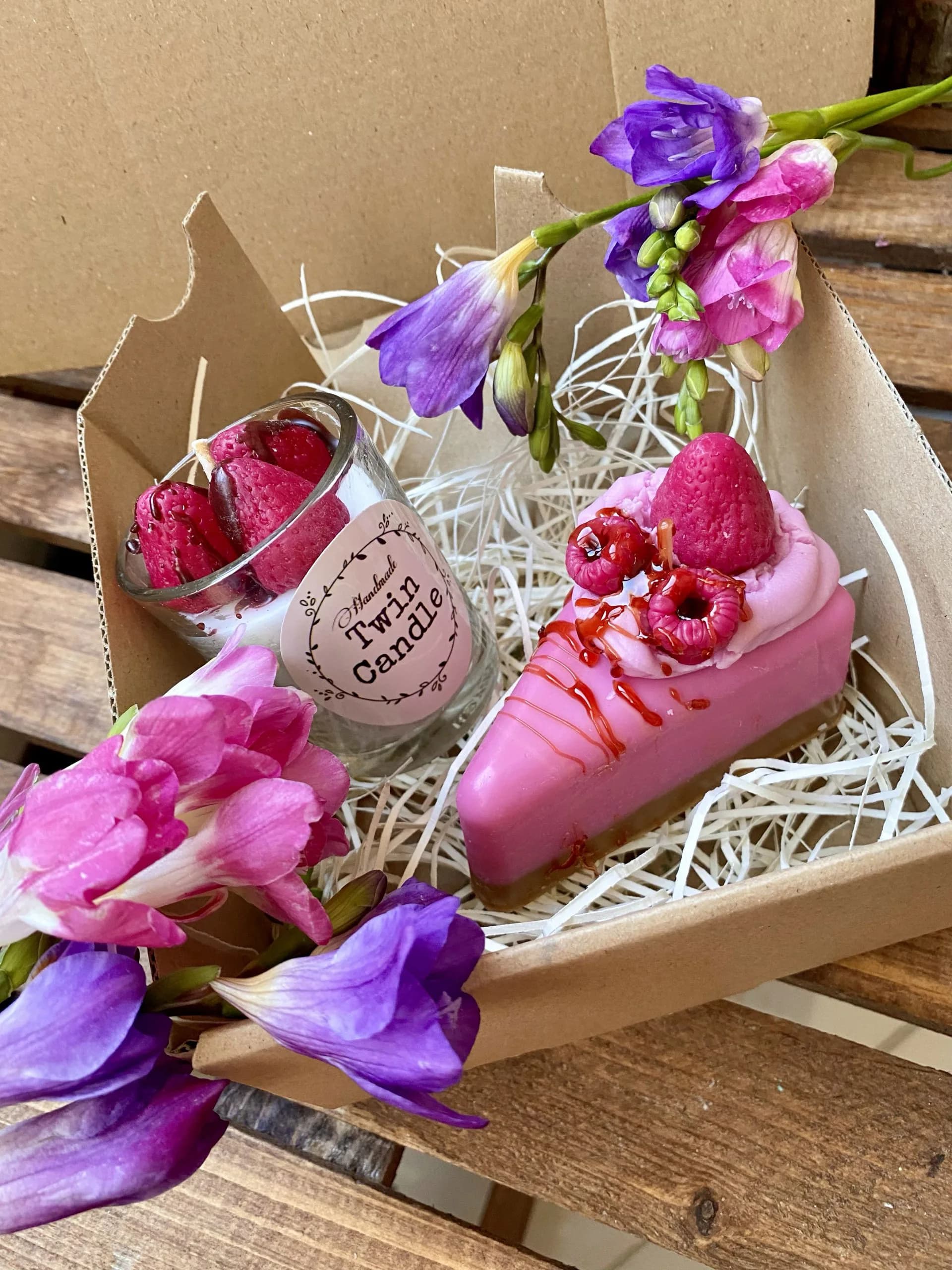 پک هدیه توت فرنگی