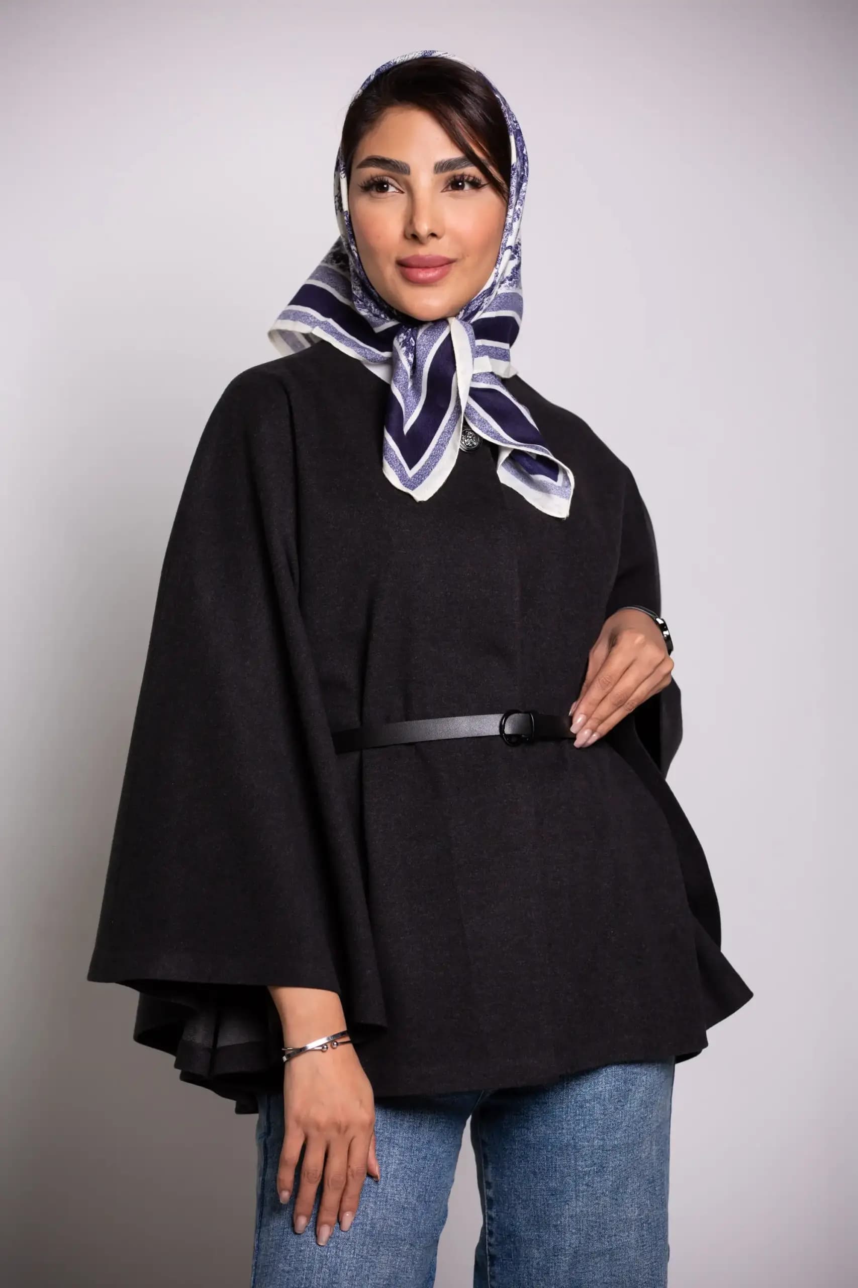 پانچو زنانه کمربند دار لامر — تصویر ۳