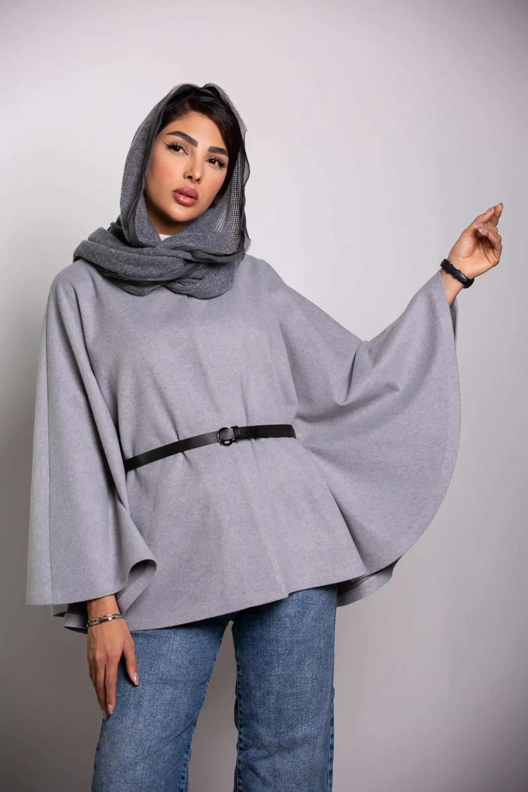پانچو زنانه کمربند دار لامر — تصویر ۷