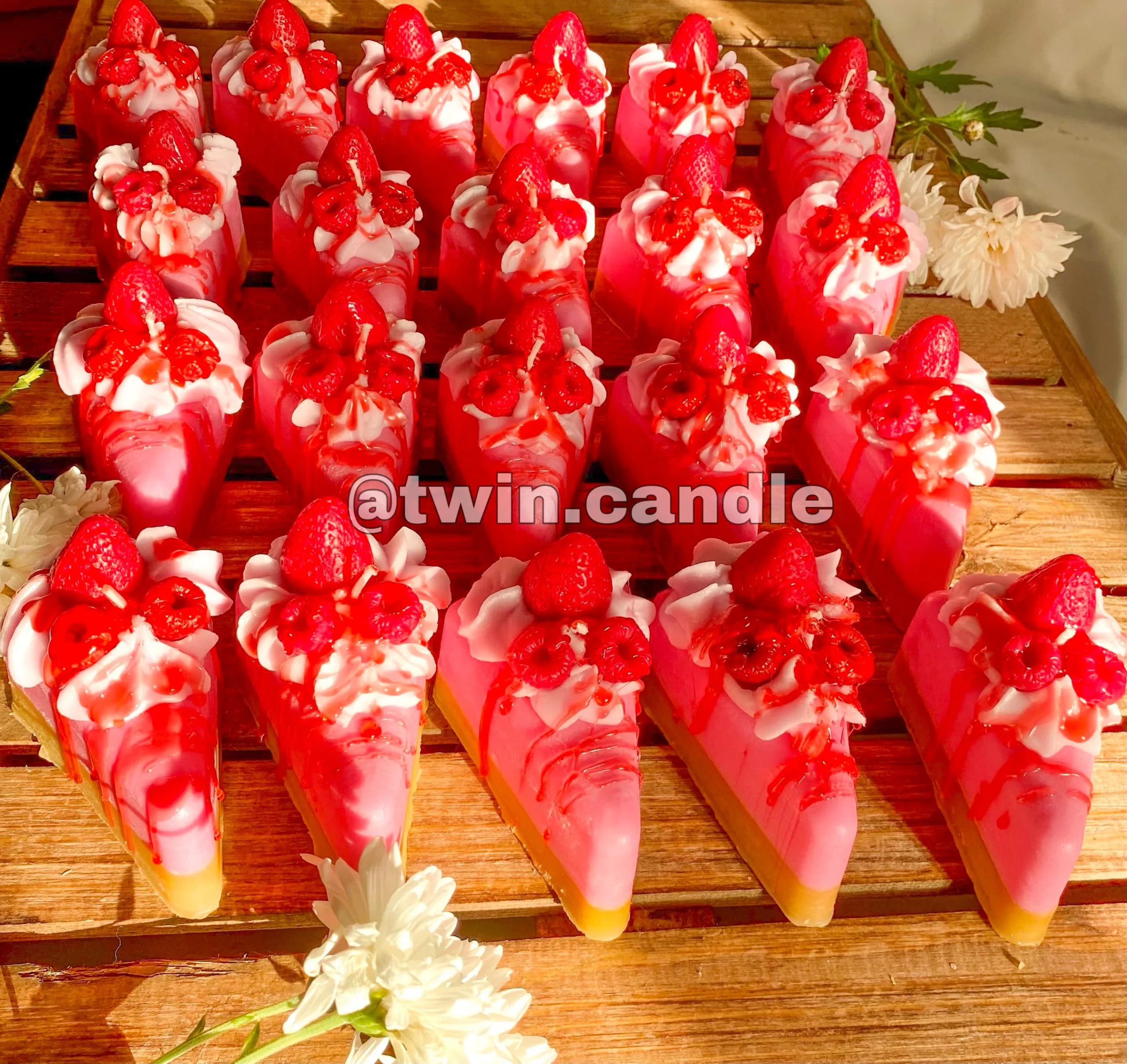 شمع چیزکیک توت فرنگی — تصویر ۶