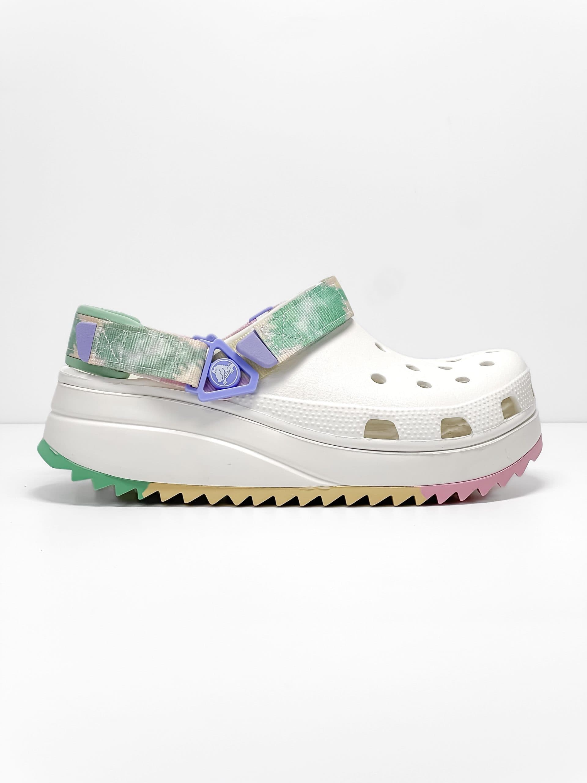 کراکس هایکر سفید آبرنگی زنانه | Crocs Hiker