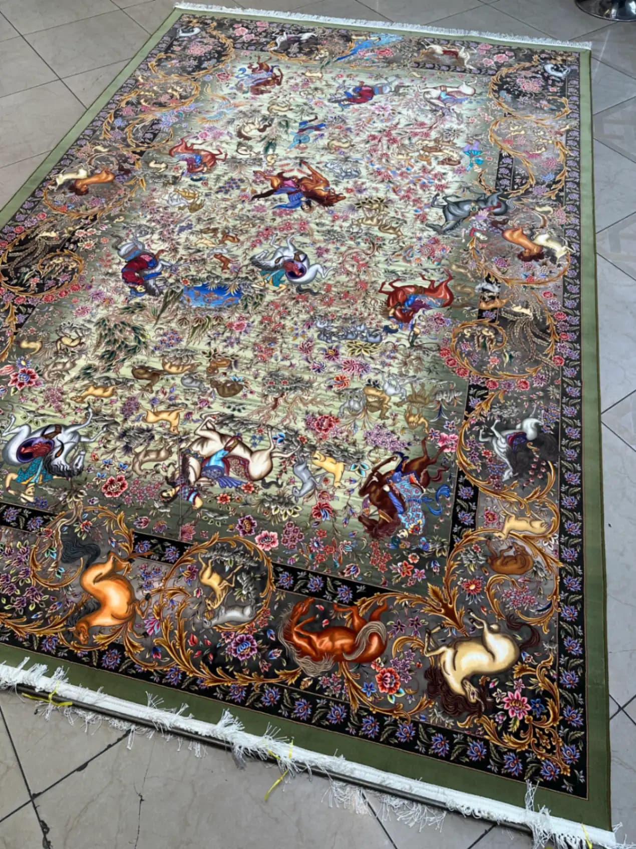 فرش طرح شکارگاه سبز کد1676191 — تصویر ۴