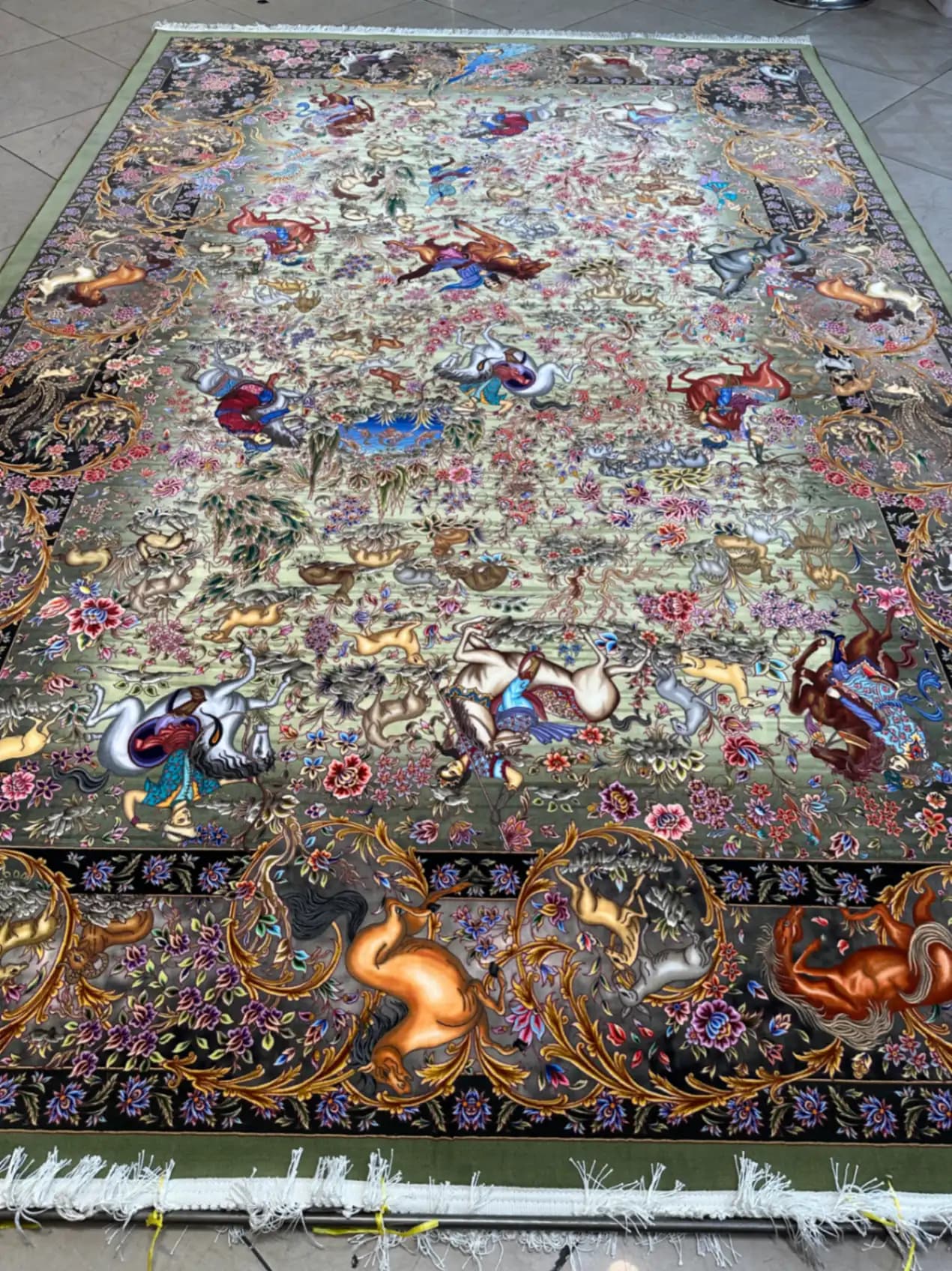 فرش طرح شکارگاه سبز کد1676191 — تصویر ۵