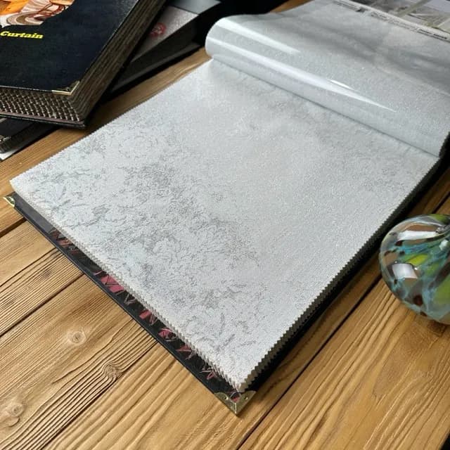 پرده حریر طرح گردابی محو سیم بافت طلایی