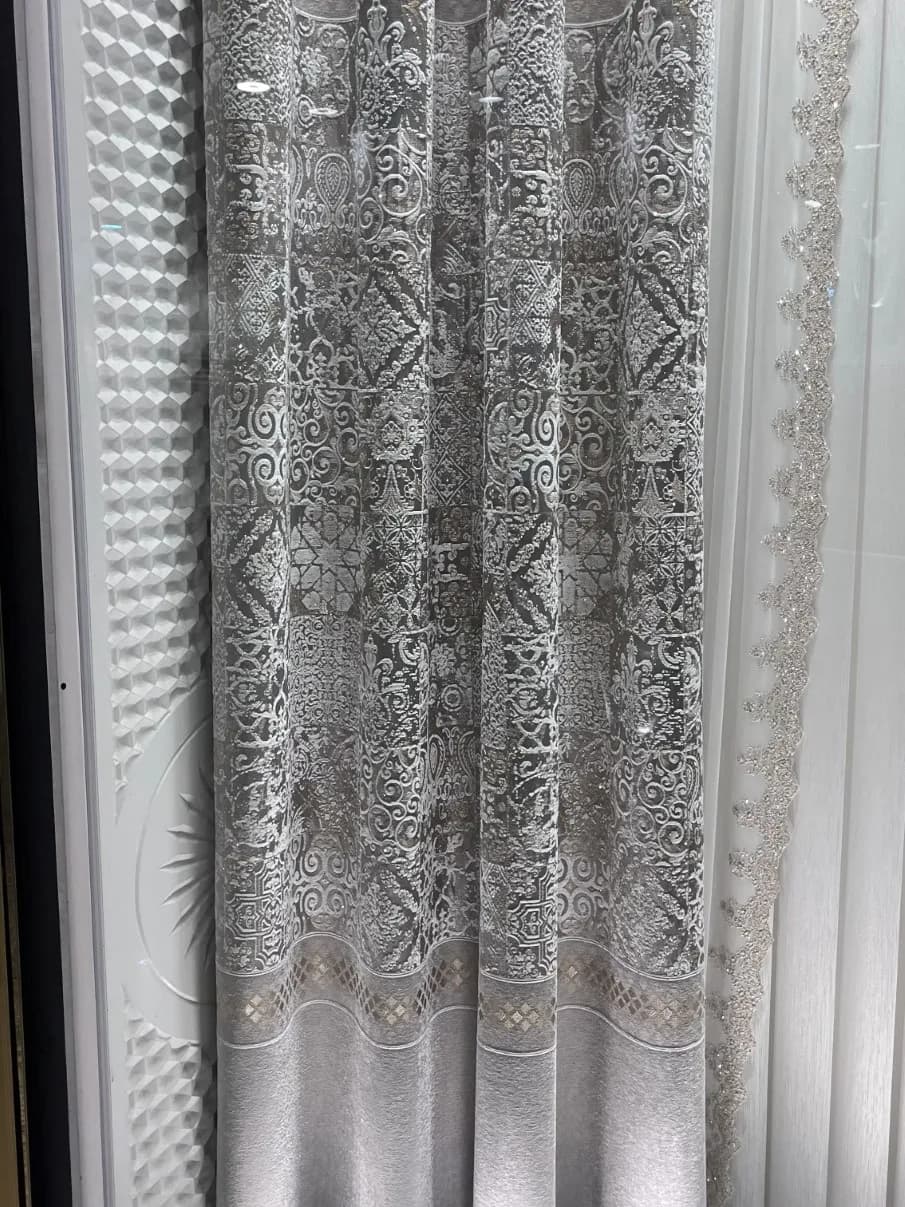 پرده پذیرایی حریر طرح اتوبانی شاین شیری کنار پرده تور لب — تصویر ۳