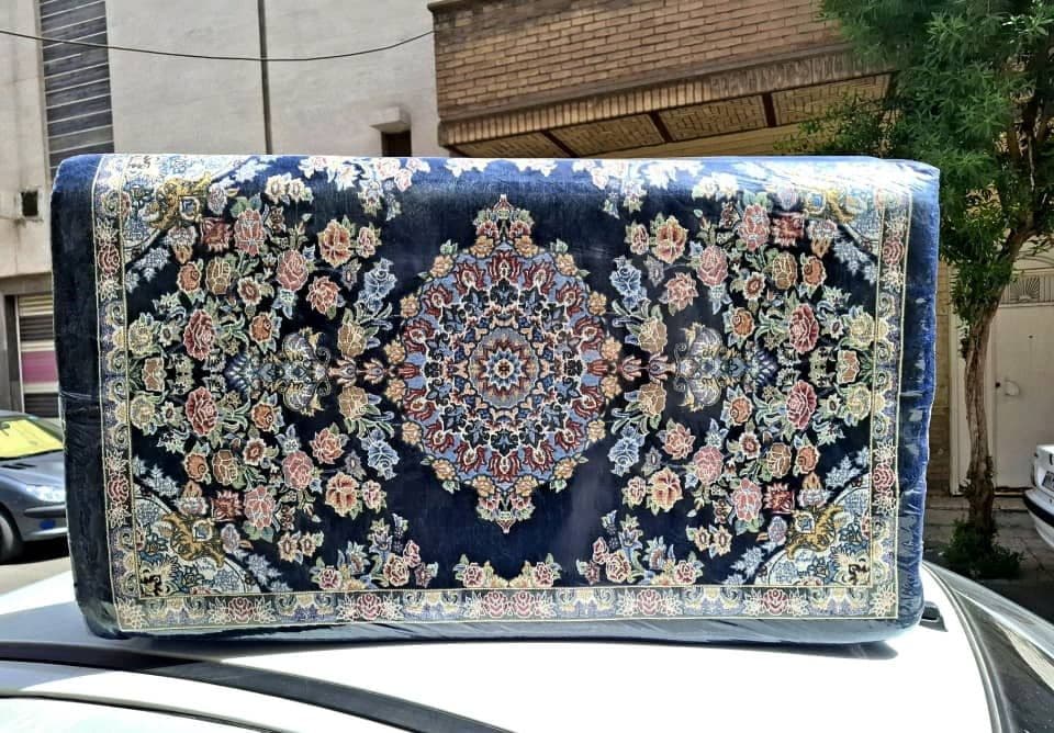 پشتی طرح فرش جفتی مخمل شانل — تصویر ۳