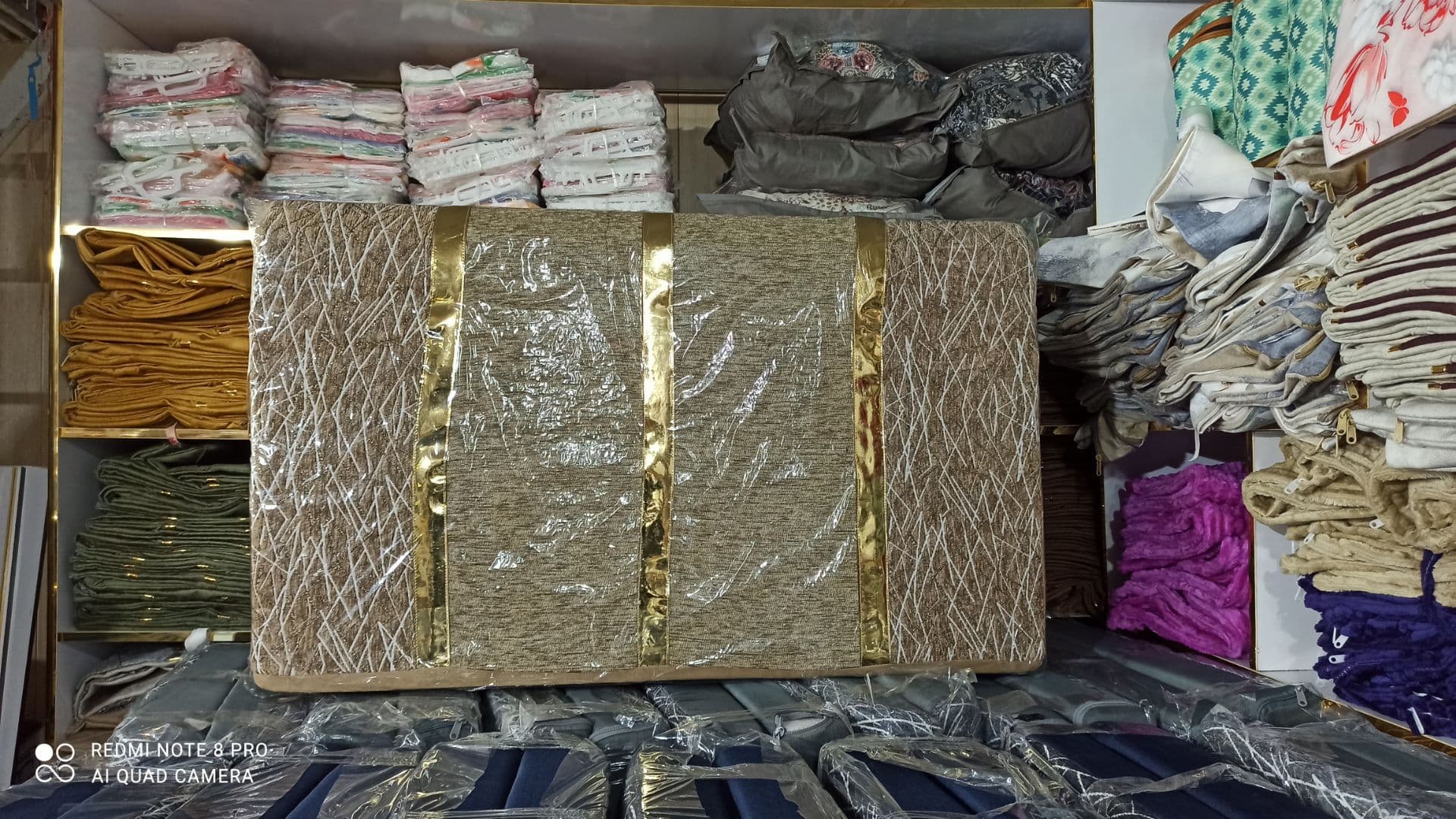 پشتی طرح فرش جفتی مخمل شانل — تصویر ۴
